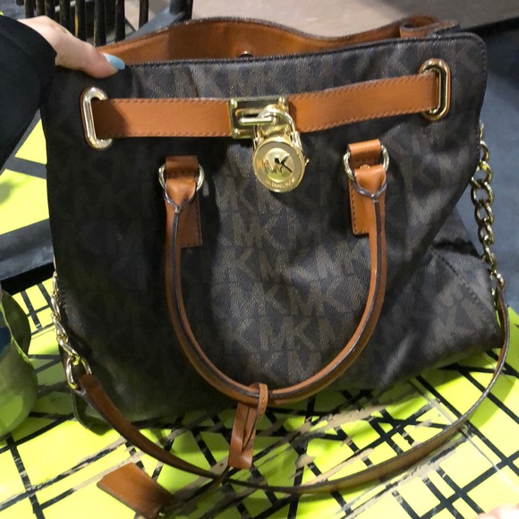 Michael Kors purse - Picture 1 of 4